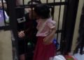 Polisi di Jambi Buka Pintu Sel Agar Tahanan Bisa Peluk Anaknya