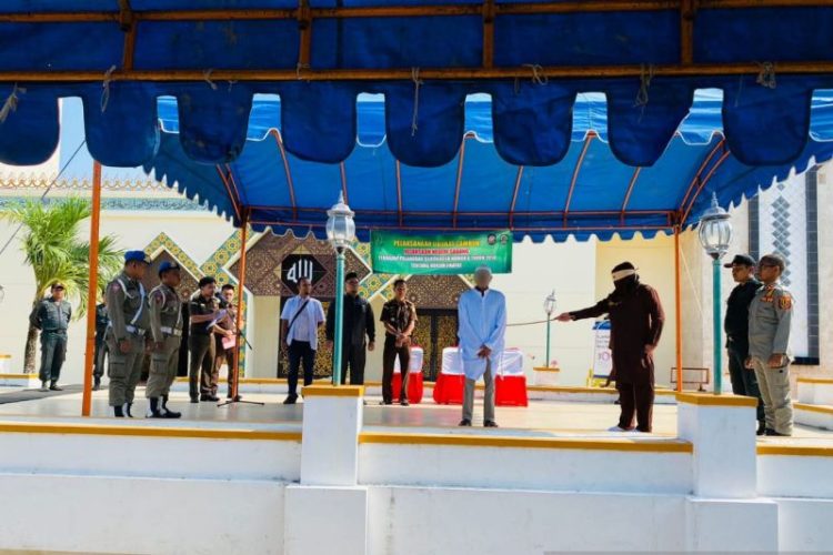 Pria di Aceh Terima Hukuman 119 Cambuk