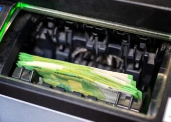 Apakah Mesin ATM Setor Tunai Gagal Mendeteksi Uang Palsu? Pentingnya Edukasi Ciri Keaslian Uang Rupiah