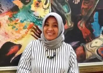 Job Hugging: Tantangan Ketersediaan Lapangan Kerja di Indonesia