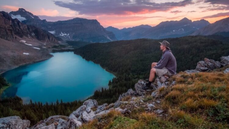 Ciptakan Foto Pendaki Gunung Keren dengan Gemini AI