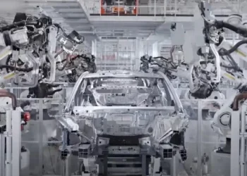 Xiaomi SU7: Produksi Mobil Listrik Super Cepat dengan Teknologi Canggih