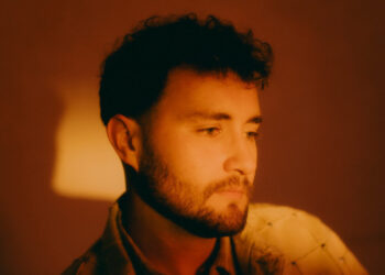 Sam Wills Ciptakan Album Baru Speak di Kabin Hutan: Kisah Stagnasi dan Inspirasi