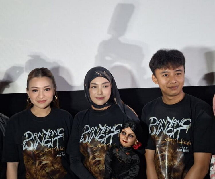 Nathalie Holscher’s Film Debut in Danyang Wingit Jumat Kliwon: Overcoming Challenges as a Sinden