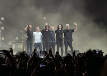 Foo Fighters Rilis EP Live Baru Pasca Konser Spektakuler di Jakarta