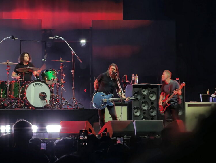 Nostalgia Dave Grohl Saat Foo Fighters Kembali Konser di Jakarta Setelah 29 Tahun
