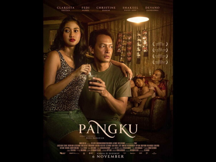 Intimasi Fedi Nuril dan Claresta Taufan dalam Poster Film Pangku Karya Reza Rahadian