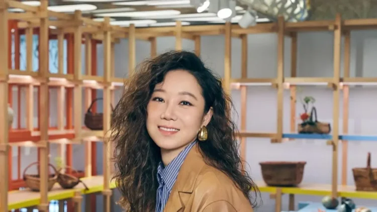 Gong Hyo Jin Jadi Pembunuh Bayaran dalam Drama A Bona Fide Killer, Tampilkan Sisi Ibu Pekerja yang Unik